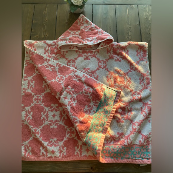 2 hooded towels, nice and thick! Perfect for toddlers (ages 3-6) - Picture 5 of 5